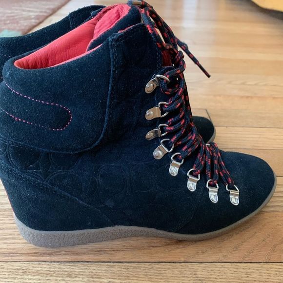 COACH size 8,5 BOOTIES sneakers shoes red black suede - Picture 2 of 5